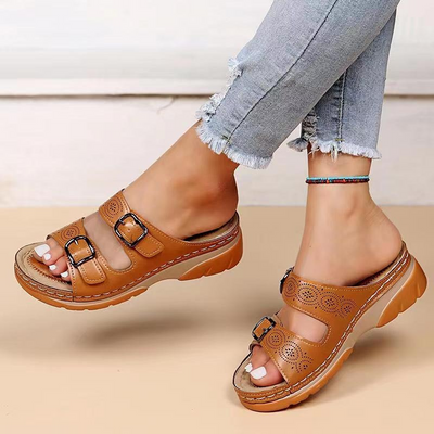 cushioned-summer-sandals-supportive-sole.jpg