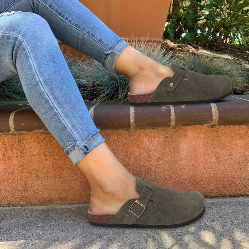 flat-slide-sandals-buckle-straps.jpg
