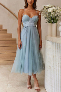 Flowy Maxi Dress with Round Neckline and Sleeveless Design