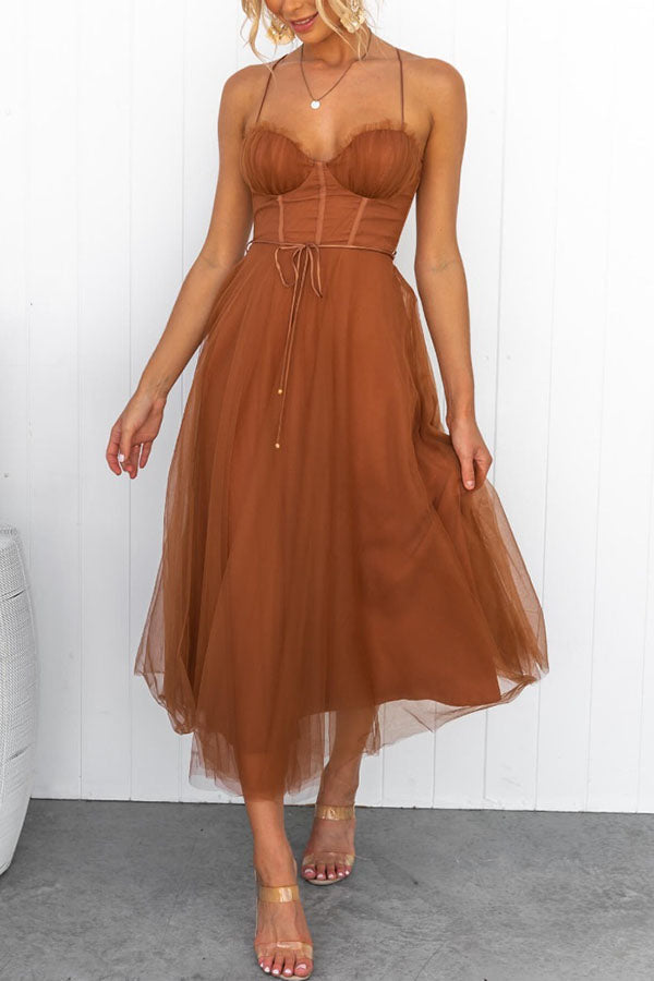 Flowy Maxi Dress with Round Neckline and Sleeveless Design