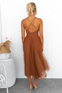 Flowy Maxi Dress with Round Neckline and Sleeveless Design