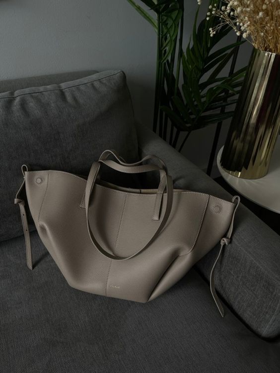 structured-tote-bag-double-handles-noosa